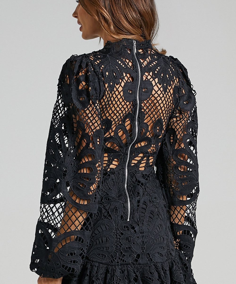 Ruffled hollow lace long-sleeved dress