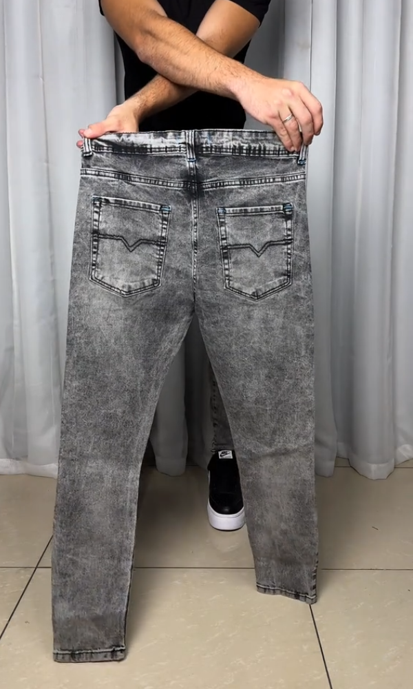 Men's Gray Ripped Jeans