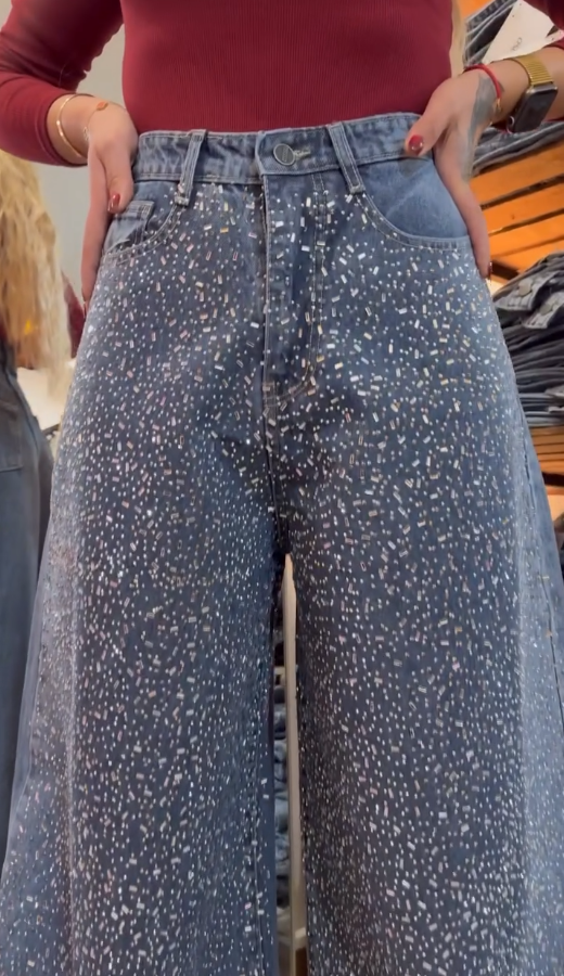 Chic Loose Shining Diamond Casual Jeans