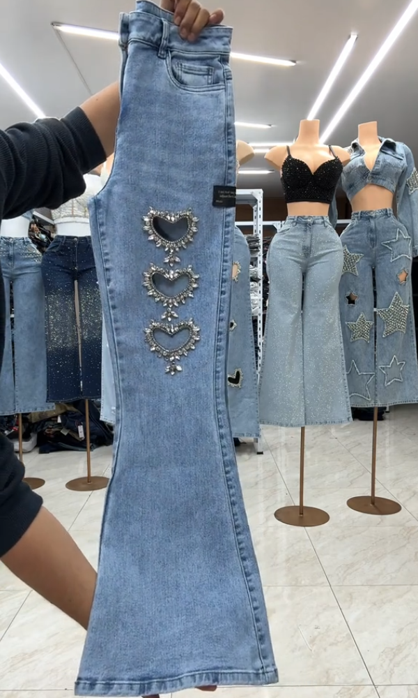 Women's Hollowed-out Crystal Heart Jeans