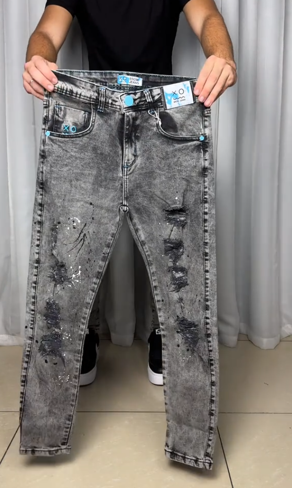 Men's Gray Ripped Jeans