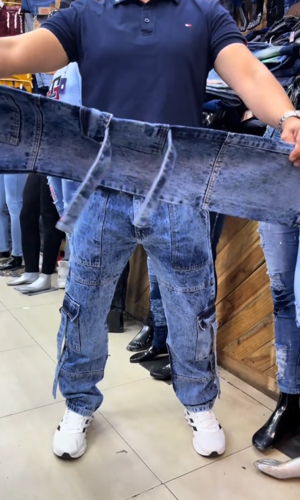 Men's Casual Loose Cargo Jeans